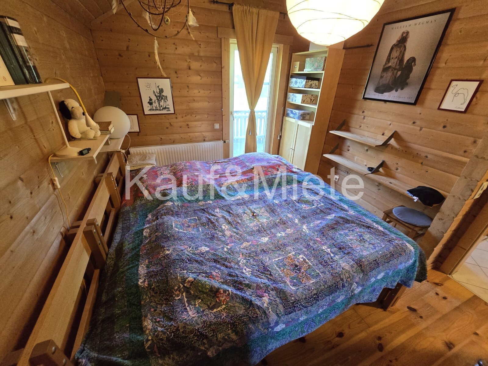 Charmantes Holzblockhaus auf großzügigem Grundstück in absoluter Ruhelage